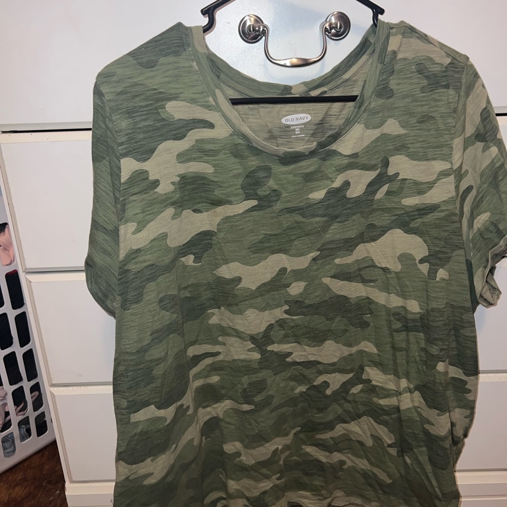 Camo old navy t shirt